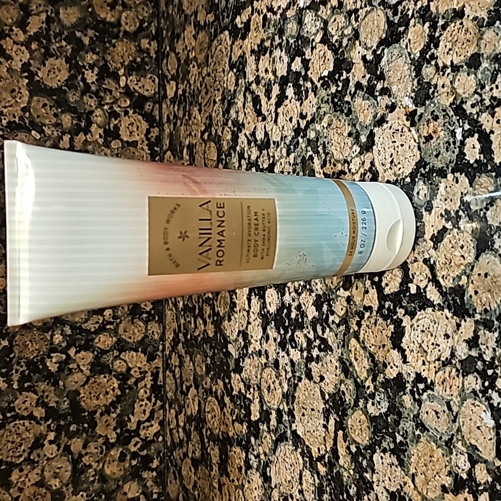BBW Vanilla Romance Ultimate Hydration Body Cream
